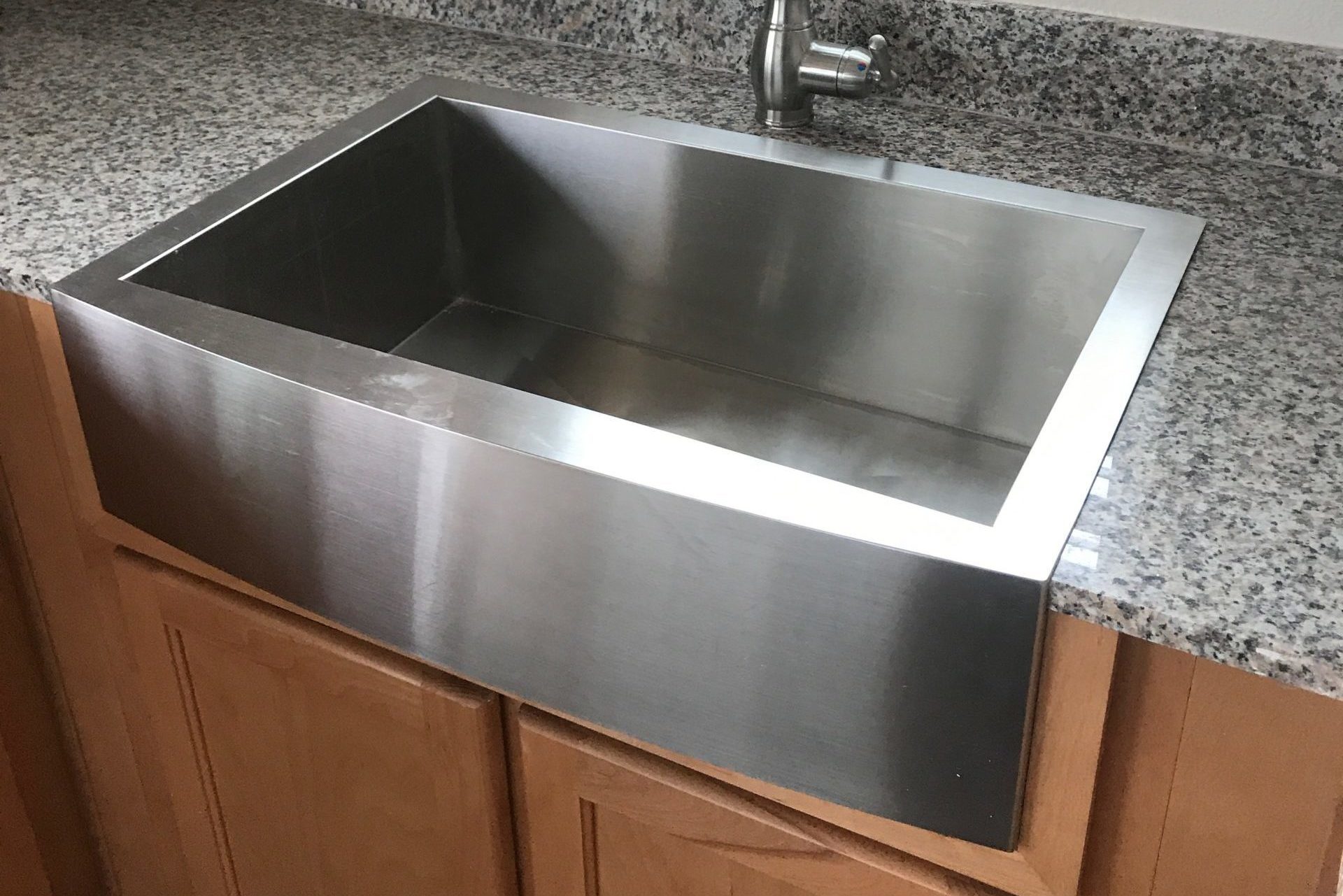 bella kitchen series sink
